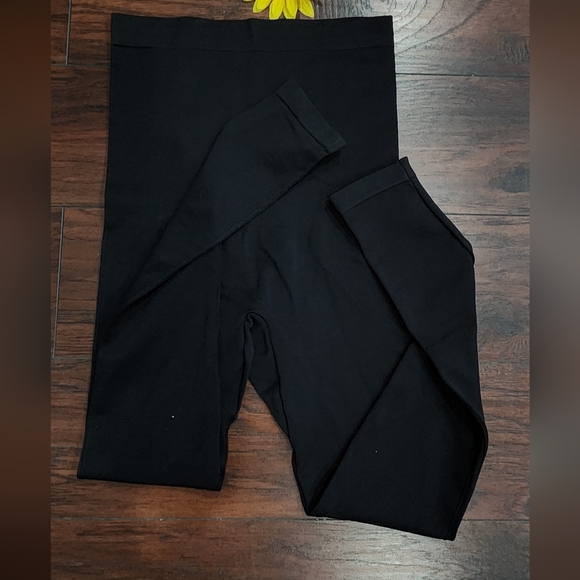 Empetua (M) Black High Waisted Shaping Leggings 🖤🖤 - Picture 5 of 5